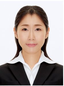 証明写真を見て、「これ本当の私じゃない」、と感じてしまう科学的理由。